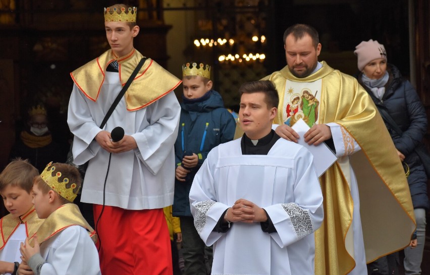 Jeden z dwóch oświęcimskich orszaków Trzech Króli odbył się...