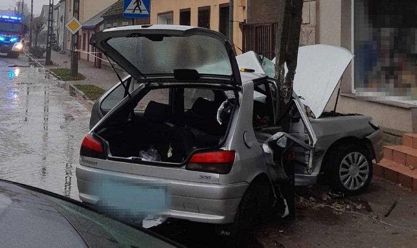Gąsawa. Żnińska policja o tragicznym wypadku na rynku. Kierowca, obywatel Ukrainy, był pijany [zdjęcia] 