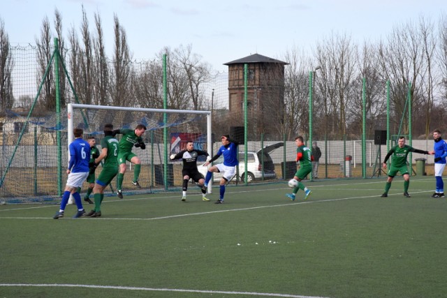 Sobotnie spotkanie wygrali 3:0 zawodnicy z Międzyrzecza.