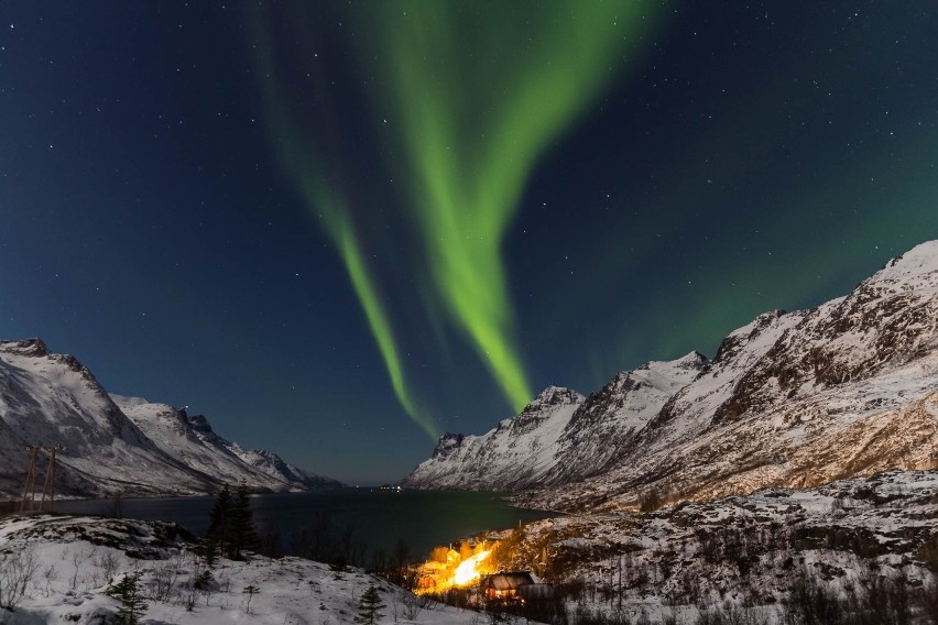 Tromso leży prawie 400 km za kręgiem podbiegunowym. Można...