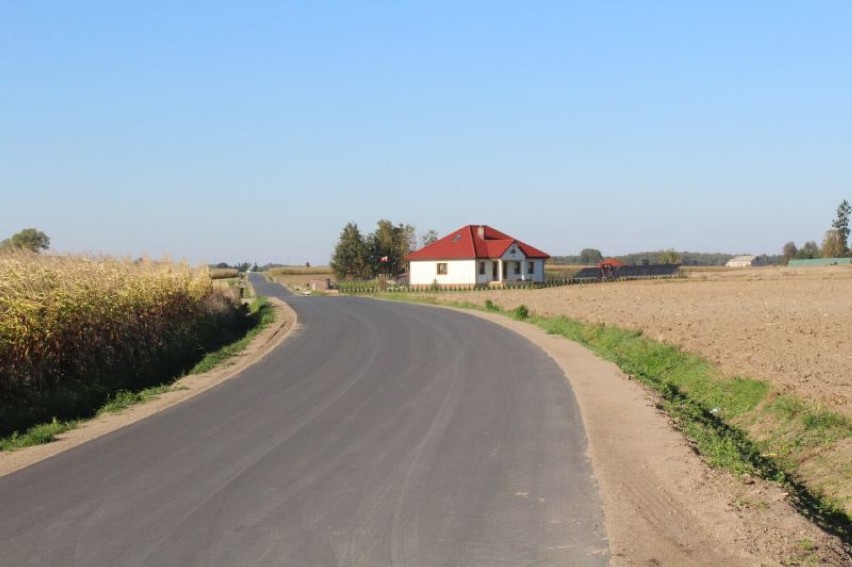 Droga Sadłowo-Stępowo w gminie Rypin już po remoncie. Połowę kosztów pokrył Fundusz Dróg Samorządowych