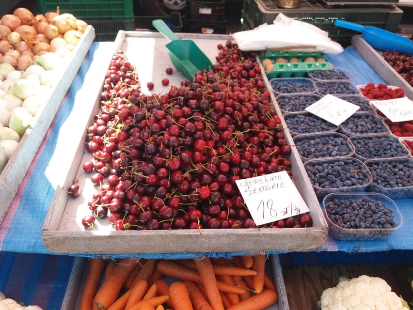 Ceny warzyw i owoców na targowisku w Radomsku (20.06.2021)
