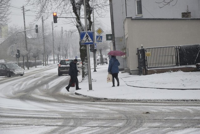 Nie tylko centrum Skierniewic, ale i całe miasto pokryte śniegiem