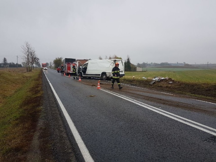 W Stolnie, na drodze krajowej nr 55, dachował dostawczy fiat...