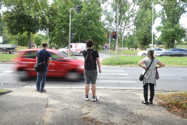 Piotrków: Na Słowackiego nie ustąpił pierwszeństwa pieszym, dostał wysoki mandat