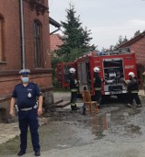 Pożar kamienicy w Prabutach. Ewakuowano mieszkańców! Z budynku wyprowadzili ich policjanci