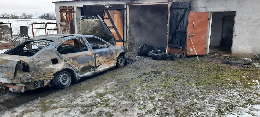 Pożar samochodu w gminie Lubraniec