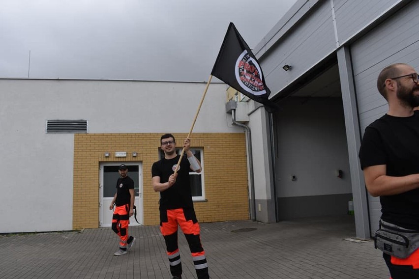 Pleszewscy ratownicy medyczni protestowali dziś we Wrocławiu