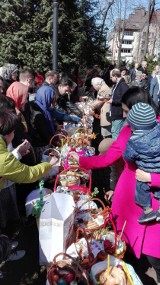 Prawosławni święcą koszyczki w cerkwiach. W nocy liturgia zmartwychwstania ZDJĘCIA