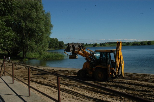 Tak jeszcze niedawno wyglądała plaża miejska w Sztumie, trwały na niej intensywne prace. Warto zobaczyć, jak wygląda teraz