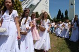 Procesja Bożego Ciała w parafii Najświętszej Maryi Panny Matki Kościoła i świętej Barbary w Bełchatowie FOTO, VIDEO