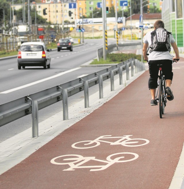 W dokumencie pojawiają się zapisy dotyczące transportu miejskiego, a także np. rozbudowy tras rowerowych
