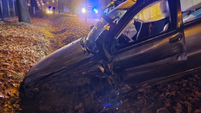 Czołowe zderzenie na Stalmacha w Lublińcu. Samochody w strzępach