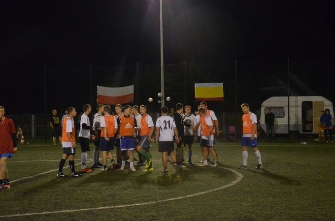 Turniej piłki nożnej "Noc na Orliku" w Rogoźnie