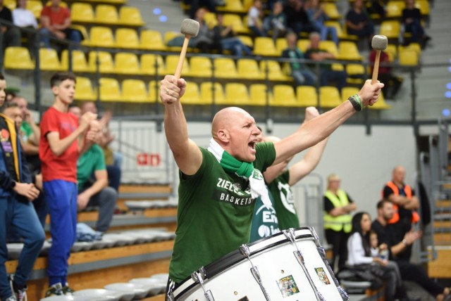 Kibice koszykarzy Zastalu Zielona Góra zawsze robią dużo szumu w hali CRS.