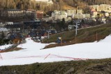 Gdzie jest śnieg? Coraz trudniejsza sytuacja na stokach narciarskich w Krynicy-Zdrój i okolicy 