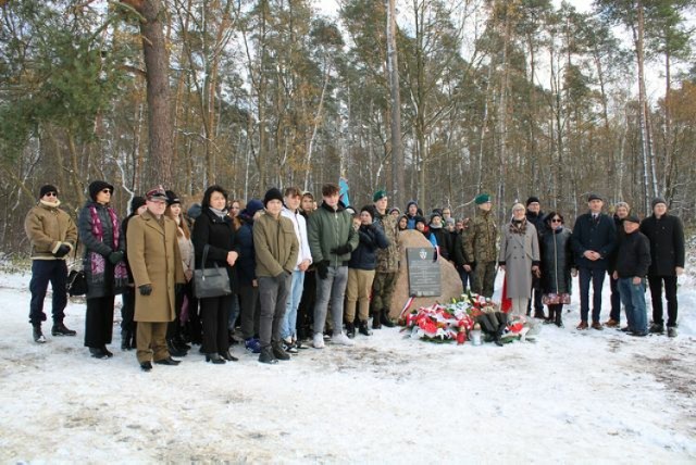Upamiętniono powstańców styczniowych Oddziału Żandarmerii Narodowej poległych między Kłoniszewem a Jeżewem w dniu 4 grudnia 1863 roku