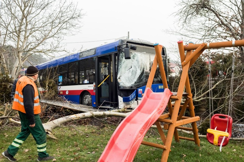 Informacje o wypadku otrzymaliśmy od naszego Czytelnika. W...