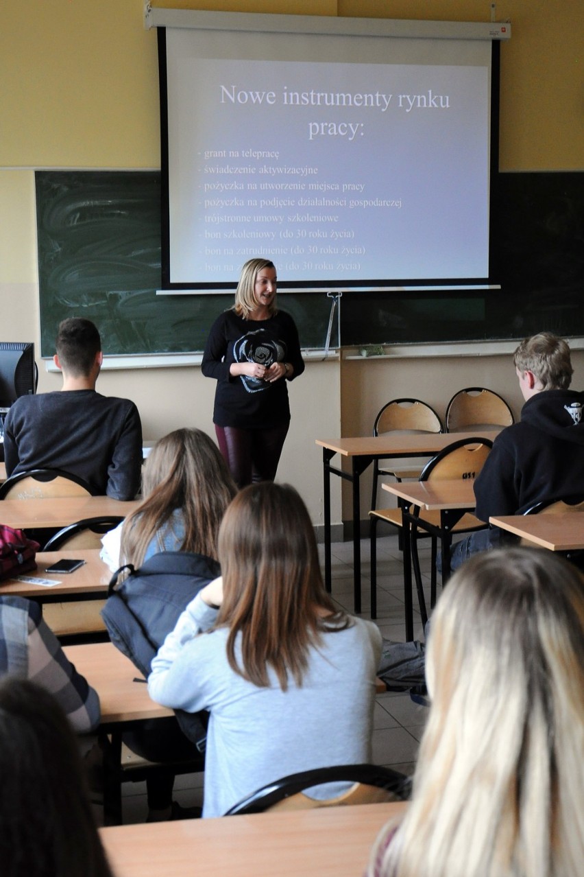 Doradca zowodowy odwiedził uczniów ZSE-E w Radomsku