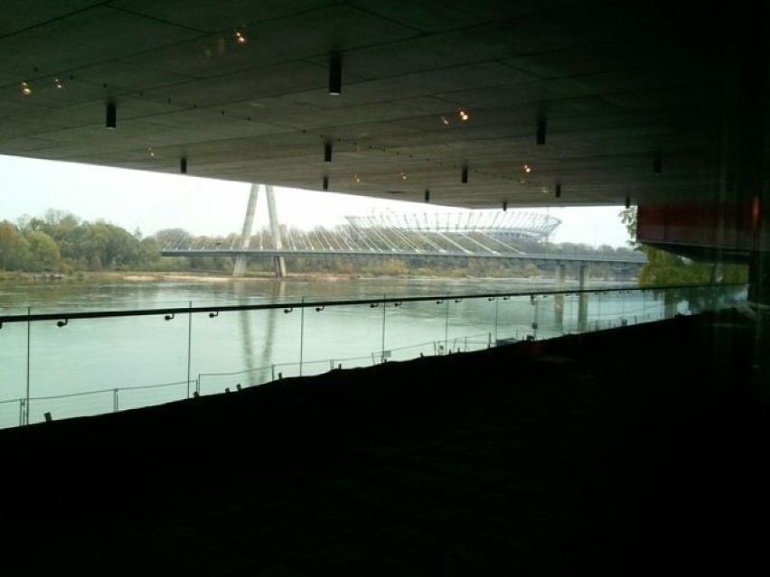 Widok z CNK na most Świętokrzyski, w tle budowa stadionu...