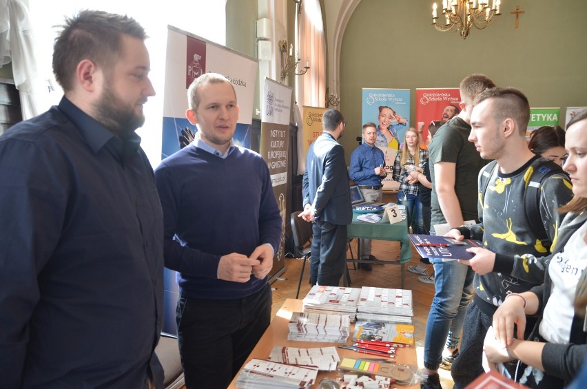 Pierwsze Akademickie Targi Edukacyjne w Gnieźnie z udziałem 13. uczelni wyższych