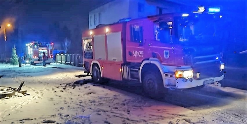 W Brzeszczach, przy ulicy Polnej, ogień pojawił się w...