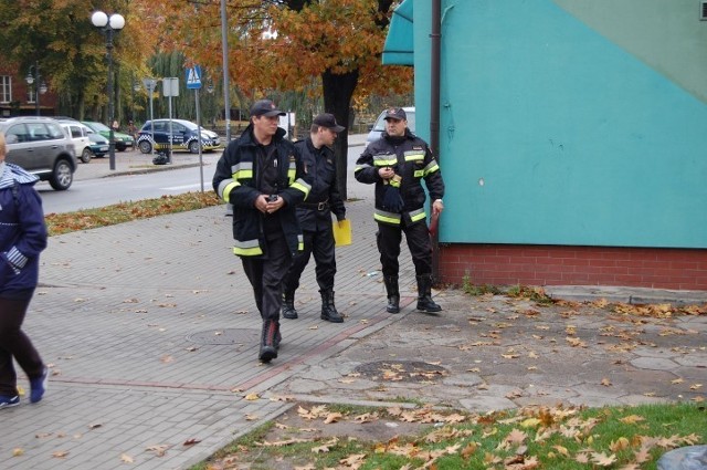 Straż pożarna walczyła z symulowanym pożarem Banku Spółdzielczego w Nowym Dworze Gdańskim.