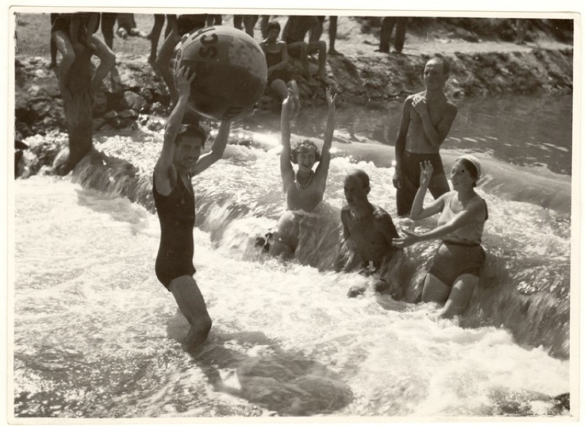 Kąpiel w Rudawie, rok 1938.