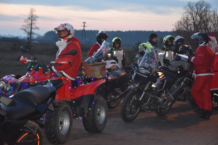 Mieścisko. Tu Mikołaj przyjechał w motocyklowej eskorcie. Zobacz zdjęcia z parady z okazji 6 grudnia 