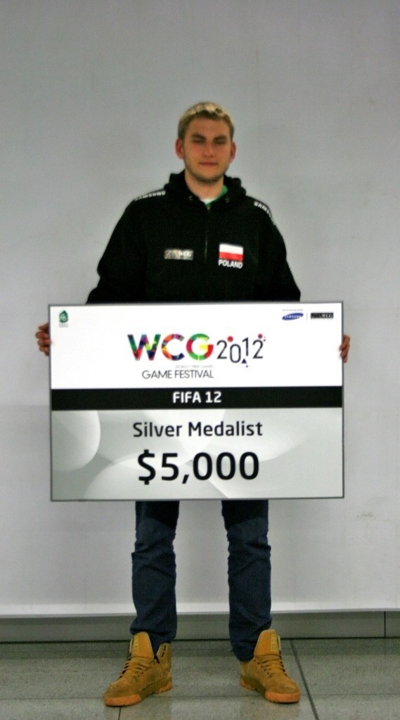 Poznaniak został wicemistrzem świata na zawodach World Cyber Games 2012 w Chinach