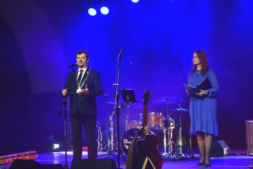 Malbork. Inauguracja Roku Kulturalnego 2021/2022. Nagrody burmistrza i koncert zespołu Blues Connections