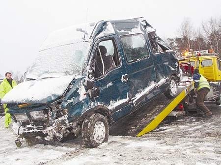 Rozbity bus na autostradzie. Fot. Karina Trojok