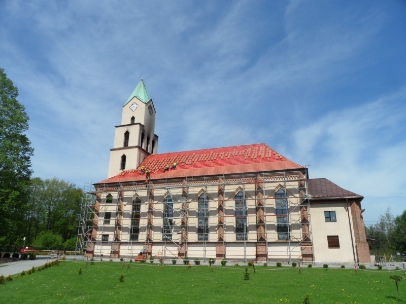 Orzesze: Dach spalonego kościoła w Jaśkowicach jest już prawie gotowy