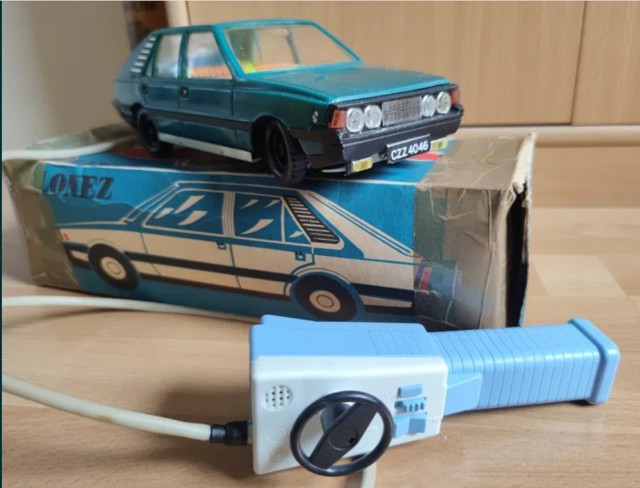 25.
Polonez model na kabel sterowany zabawka PRL made in Poland
1 500 zł