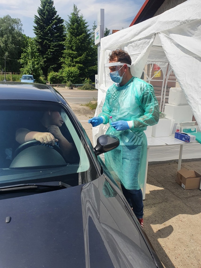 Testy na COVID-19 w Pucku, na parkingu przy ul. 10-Lutego - 19 czerwca 2020