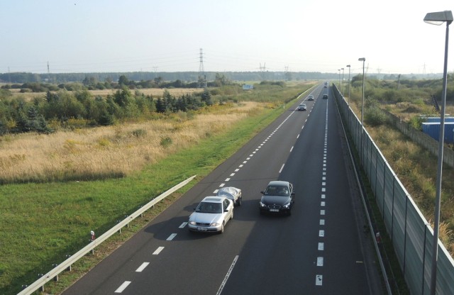 Miały być dwie jezdnie, a jest jedna. Drogowcy zapowiadają ograniczenia miejsc, w których można wyprzedzać.