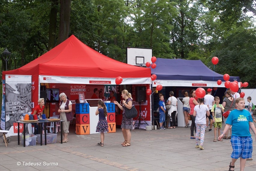 COOLturalne Wakacje w Stargardzie. Kolorowo i tłoczno na parkowej "patelni". Fotoreportaż T. Surmy