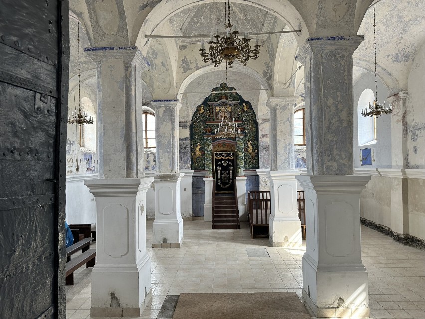 Równocześnie otwarta była XVIII-wieczna synagoga - jeden z...