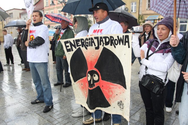 Protesty przeciwko jądrówce organizowano w ub. roku m.in. w Darłowie