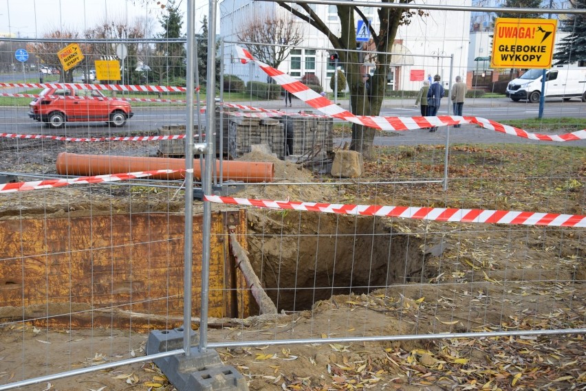 Utrudnienia dla kierowców i pieszych na ulicy Kopernika w Skierniewicach