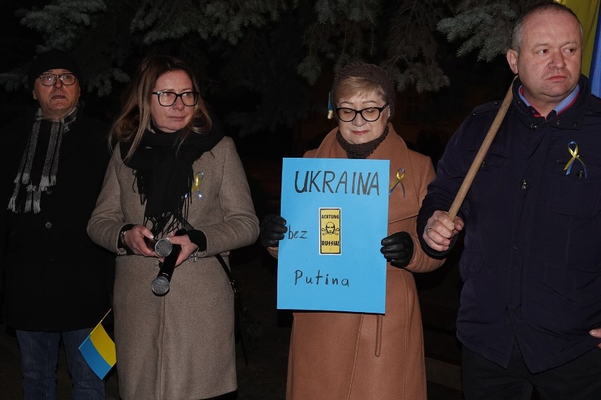 Wiec poparcia dla Ukrainy. Frekwencja dopisała w Łobżenicy [ZOBACZ ZDJĘCIA]