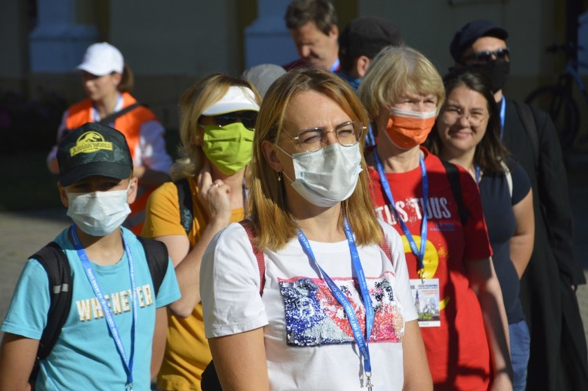 Zobacz też: Archiwalne zdjęcia z Głogowa. Mieszkańcy miasta...