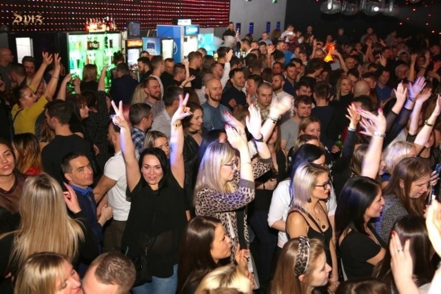 26 czerwca odbędą się w jednym miejscu 4 imprezy!

"Spiżowi - wracamy - Spiż na pełnym! Otwieramy dla Was na nowo 4 imprezy w jednym miejscu 
- EDM PARTY
- RNB PARTY 
- DISCO DANCE PARTY 
- KARAOKE PARTY
Do tego strefa ogródka z grillem 
START 21.00"