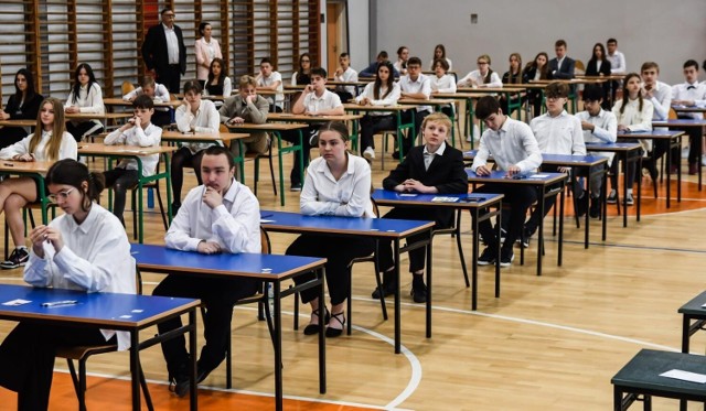 W Szkole Podstawowej nr 32 w Bydgoszczy, gdzie pracuje Lucyna Dunst, nasza ekspertka, do egzaminu ósmoklasisty z matematyki przystąpiło 145 uczniów.