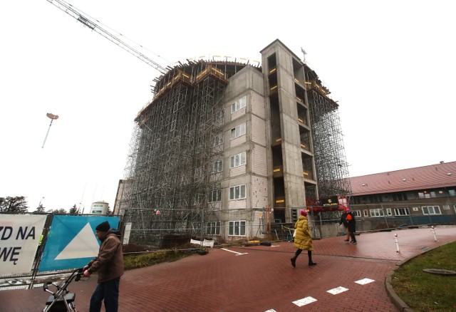 Budynek, w którym działać mają oddziały zakaźne szpitala wojewódzkiego w Szczecinie zostanie oddany do użytku jesienią 2023 r.