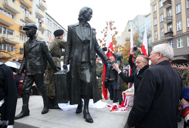 Odsłonięcie pomnika wysiedlonych gdynian