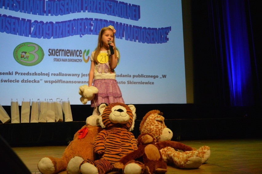 Koncert Finałowy XIV Festiwalu Piosenki Przedszkolnej „Dziecięce zabawy w piosence" w Kinie Polonez [ZDJĘCIA, FILM]