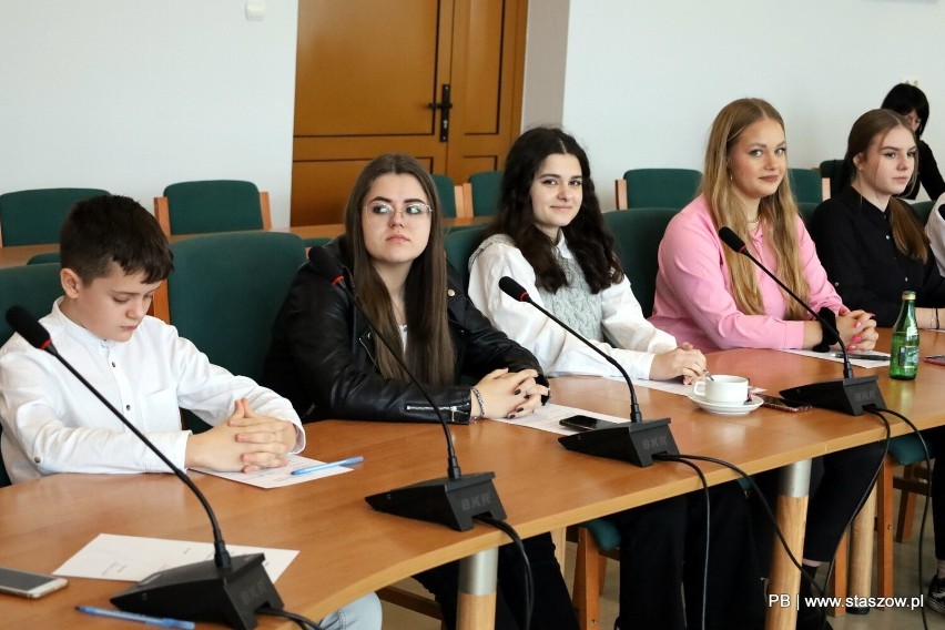 Podczas V Młodzieżowej Sesji Rady Miasta w Staszowie