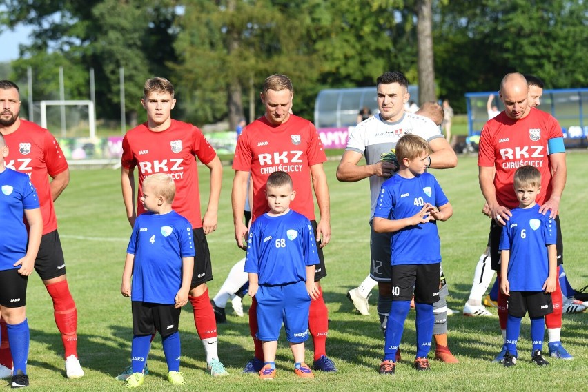 Derby powiatu dla Czarnych Żagań! Po bezbarwnym meczu lepsi okazali się goście, strzelając bramkę z karnego