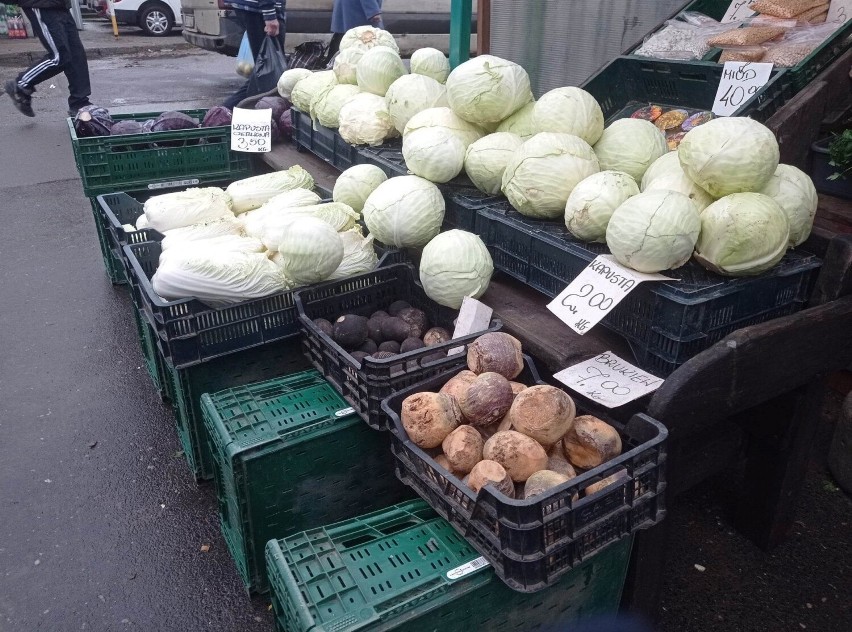 Kapustę można kupić np. za 2 zł za kilogram.